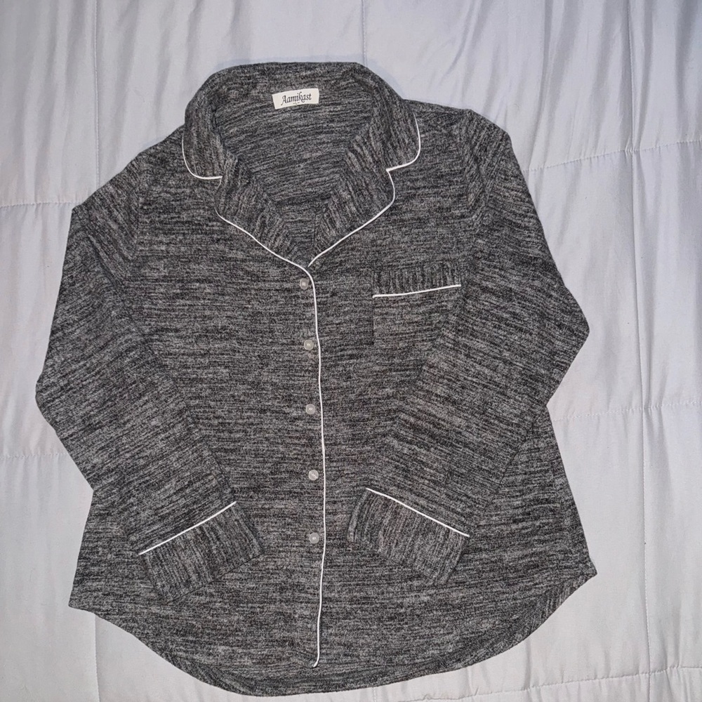 Aamikast Gray Button Up Pajama Set Size Large - Picture 2 of 10